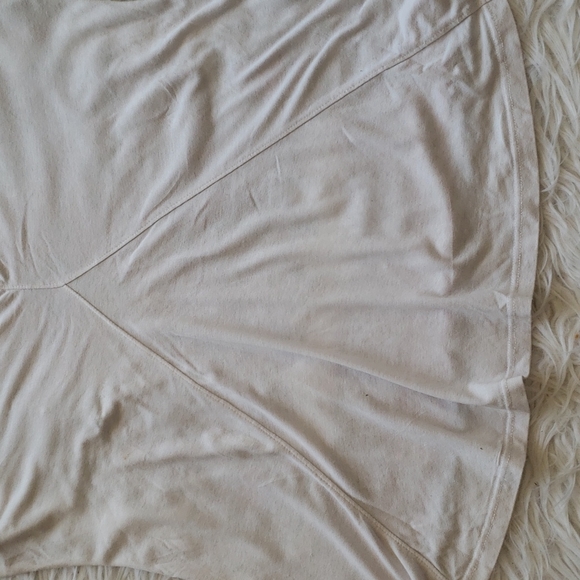 Artsy top - Picture 8 of 8